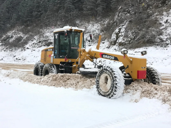 徐工平地機除雪